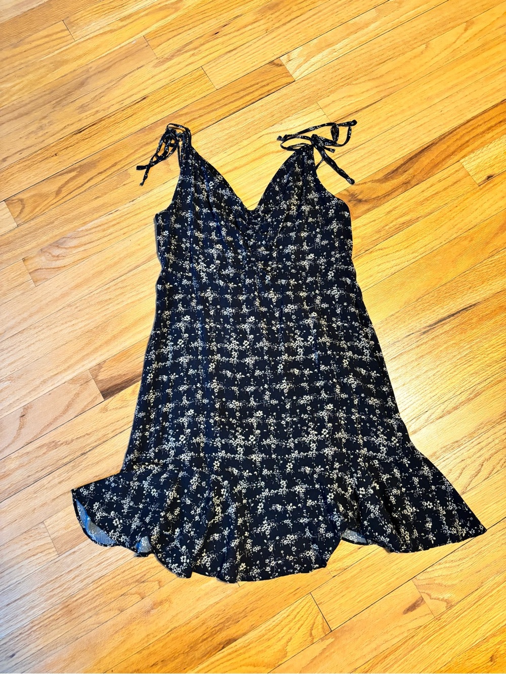 The Perfect Sundress- Free People Medium black with flowers